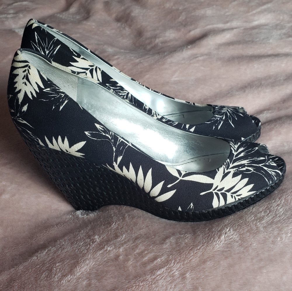 Nine West woven heel wedges
